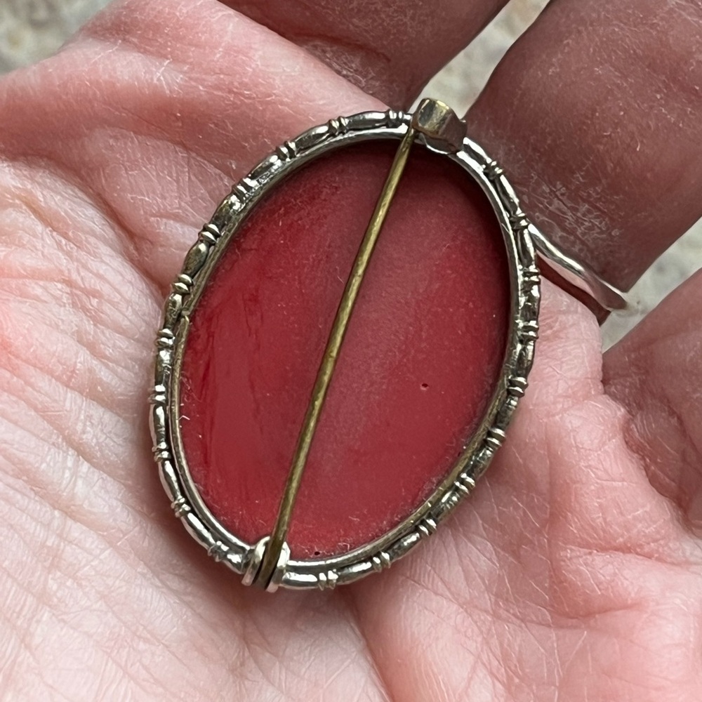 Antique Czechoslovakian Red Slag Glass Brooch - Picture 4 of 12